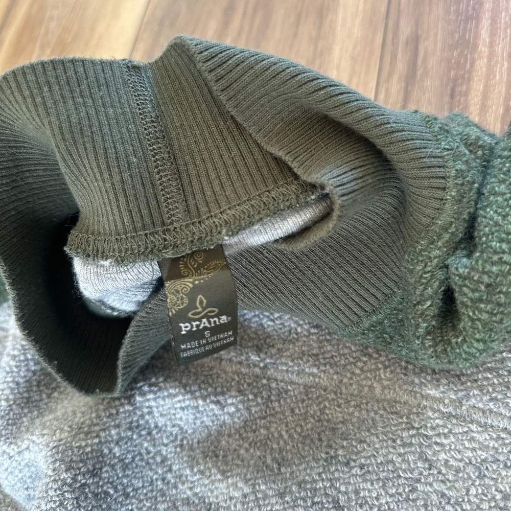 Prana women’s long sleeve flint brook pullover size small - Picture 7 of 7